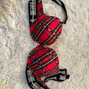 Victoria’s Secret holiday bra